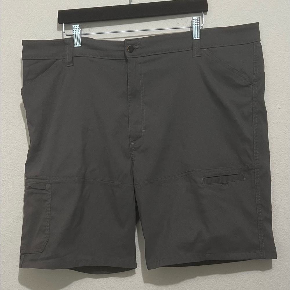 Wrangler Men's 42’ in Dark Gray Cargo Shorts